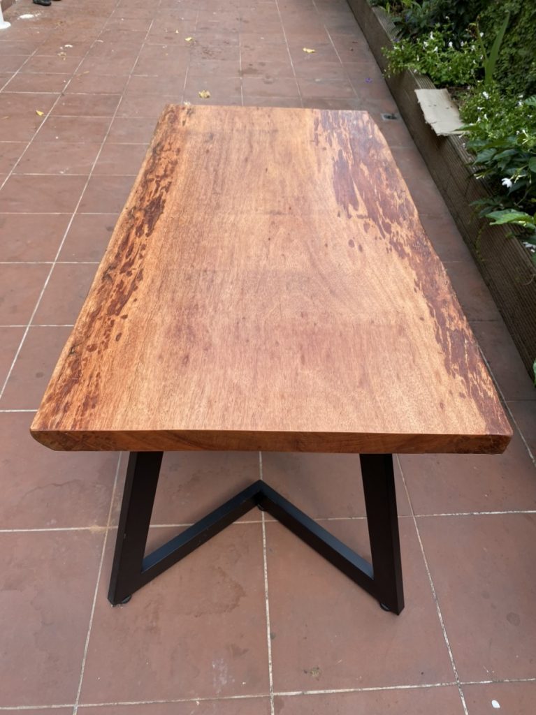 bàn gỗ gụ nguyên khối 1m5