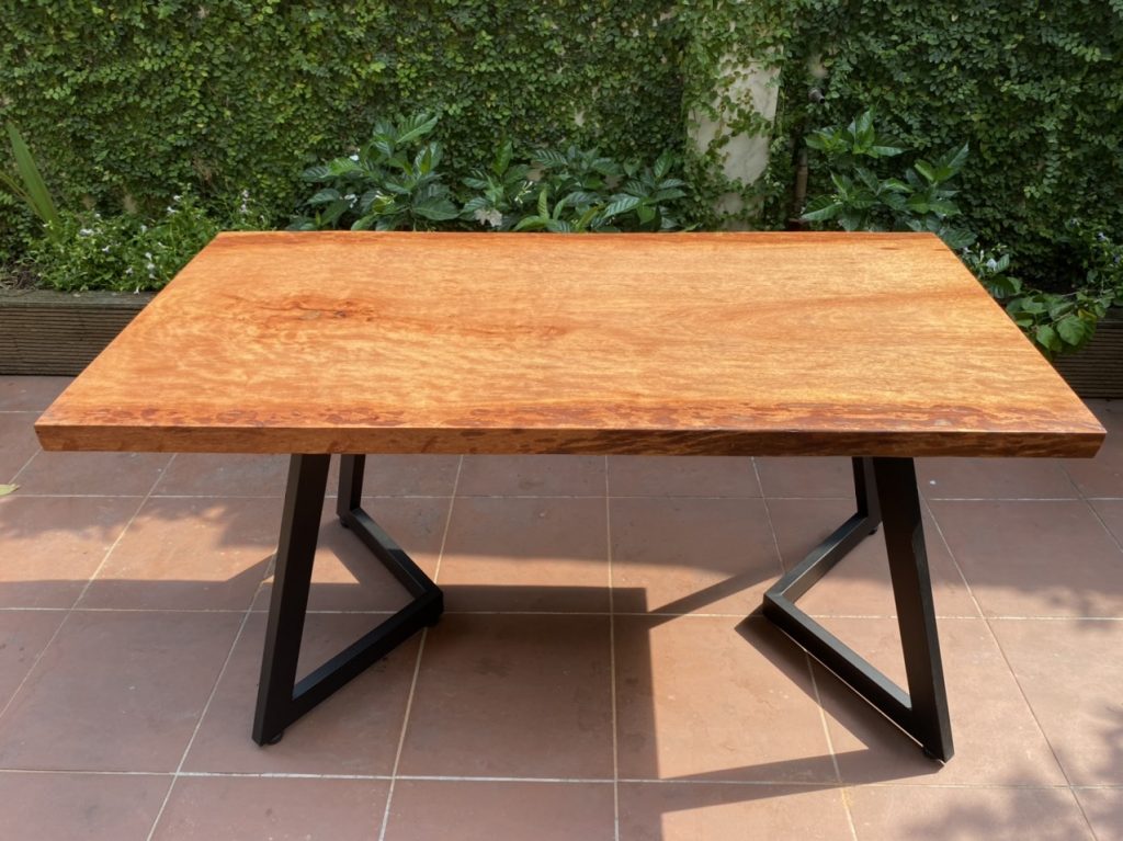 bàn gỗ gụ nguyên khối 1m4