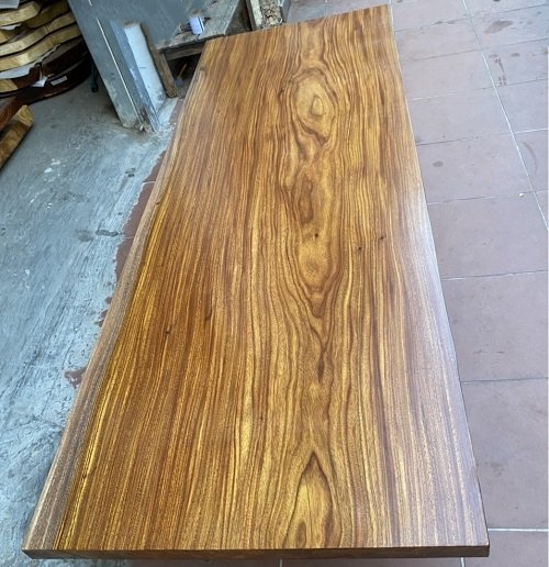 Bàn gỗ Lim Vàng nguyên tấm, nguyên khối dài 2m3 phù hợp làm bàn ăn, bàn làm việc, bàn cafe, bàn văn phòng, bàn họp...
