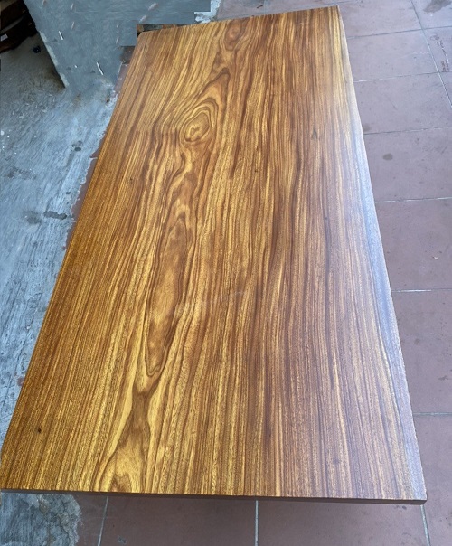 Bàn gỗ Lim Vàng nguyên tấm dài 1m79 phù hợp làm bàn ăn, bàn làm việc, bàn cafe, bàn văn phòng